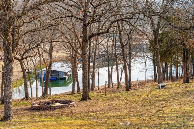 154 Elm Point Street, Kimberling City, MO 65686