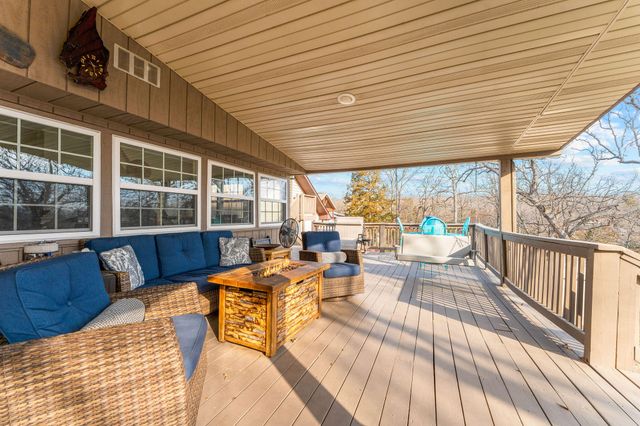 154 Elm Point Street, Kimberling City, MO 65686