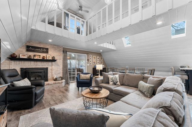 154 Elm Point Street, Kimberling City, MO 65686