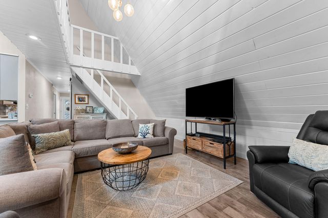 154 Elm Point Street, Kimberling City, MO 65686