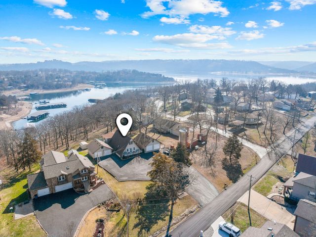 154 Elm Point Street, Kimberling City, MO 65686