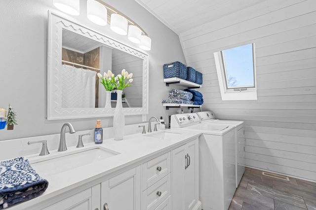 154 Elm Point Street, Kimberling City, MO 65686