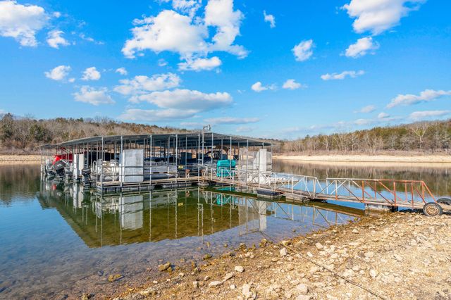 154 Elm Point Street, Kimberling City, MO 65686