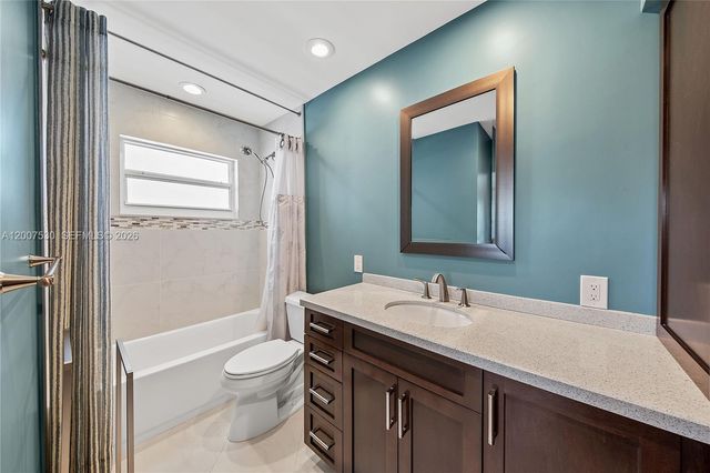 470 Paradise Isle Blvd 310, Hallandale Beach, FL 33009