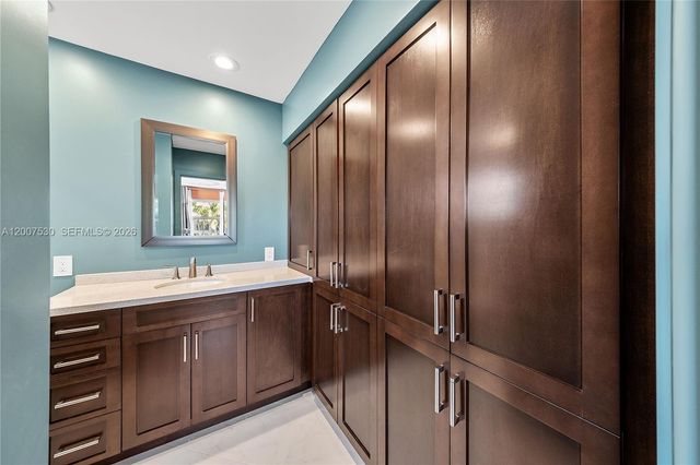 470 Paradise Isle Blvd 310, Hallandale Beach, FL 33009