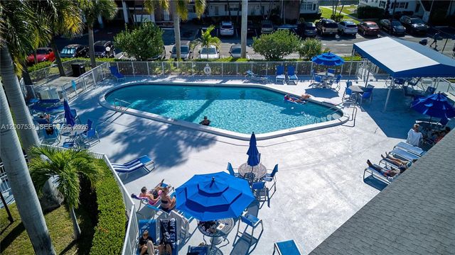 470 Paradise Isle Blvd 310, Hallandale Beach, FL 33009