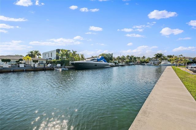 470 Paradise Isle Blvd 310, Hallandale Beach, FL 33009