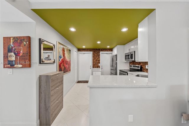 470 Paradise Isle Blvd 310, Hallandale Beach, FL 33009