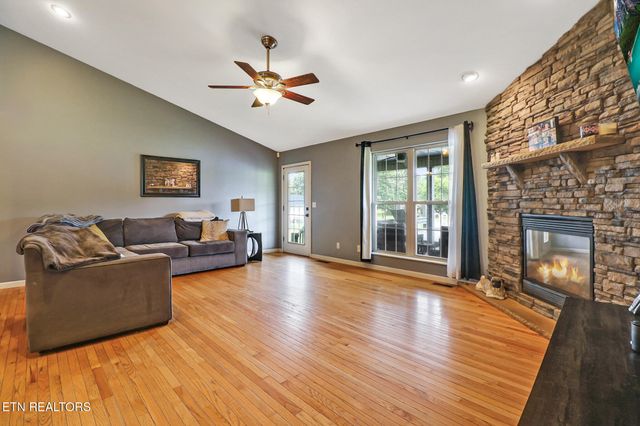 67 Lakyn Drive, Crossville, TN 38571