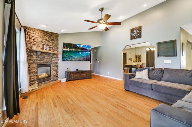 67 Lakyn Drive, Crossville, TN 38571