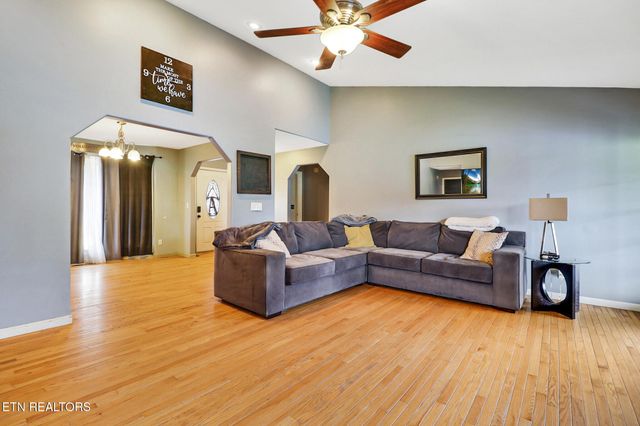 67 Lakyn Drive, Crossville, TN 38571