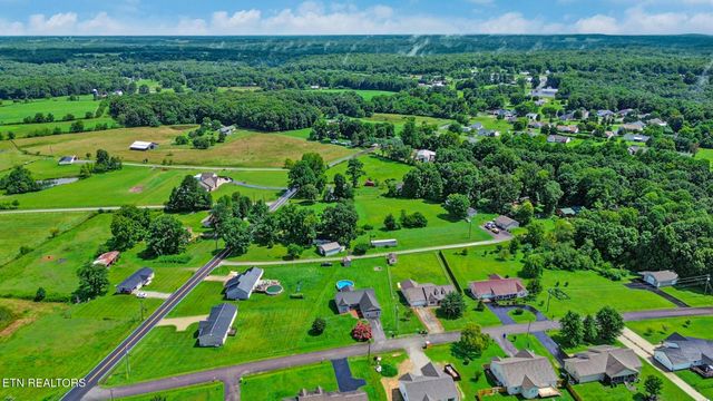 67 Lakyn Drive, Crossville, TN 38571