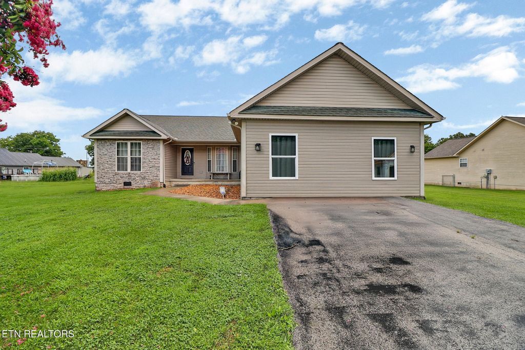 67 Lakyn Drive, Crossville, TN 38571