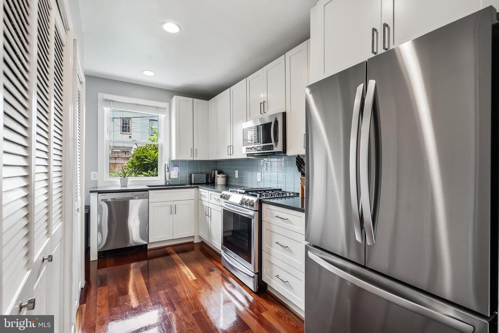2218 12TH ST NW, Washington, DC 20009