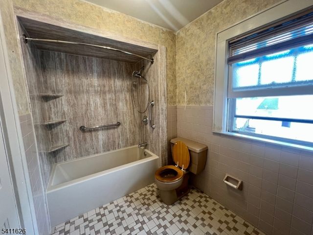 315 Rutledge Avenue, East Orange City, NJ 07017