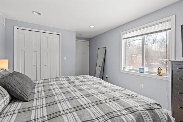 34101 Harlowshire Street, Farmington, MI 48335