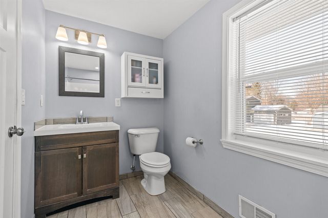 34101 Harlowshire Street, Farmington, MI 48335