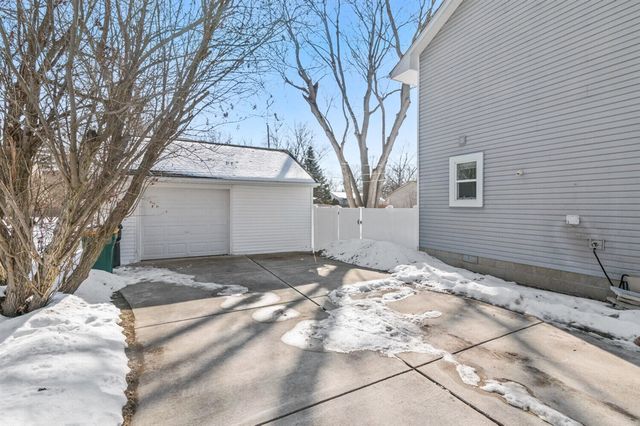 34101 Harlowshire Street, Farmington, MI 48335