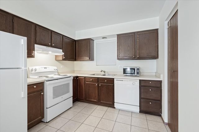 800 Ridge Road 117, Wilmette, IL 60091