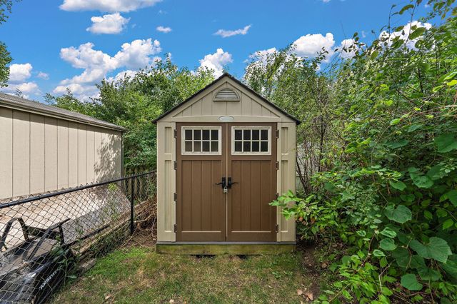2891 Meadow Brook Drive, Woodbury, MN 55125