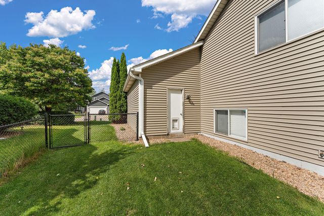 2891 Meadow Brook Drive, Woodbury, MN 55125