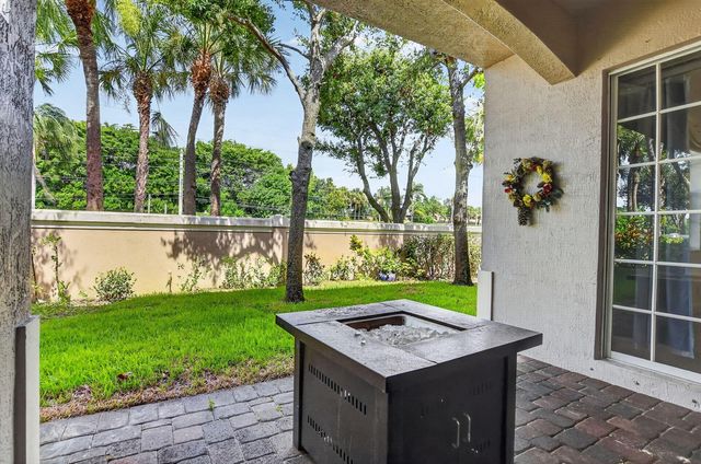 76 Landau Street, Boynton Beach, FL 33426