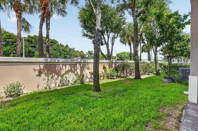 76 Landau Street, Boynton Beach, FL 33426