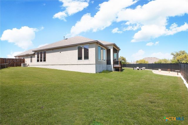 1386 Lyme Park, Bulverde, TX 78163