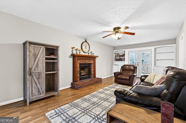 1880 Whispering Willow Way SW, Lilburn, GA 30047