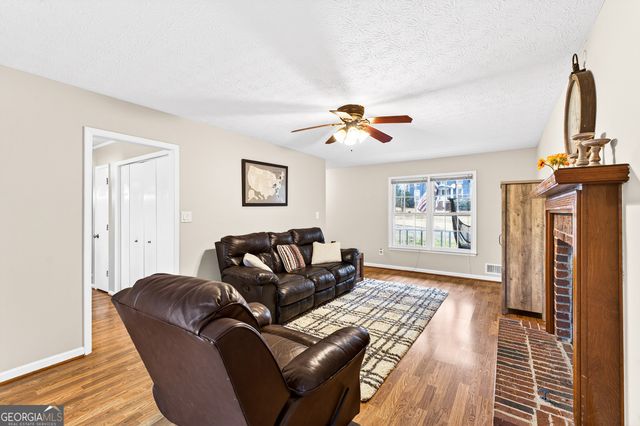 1880 Whispering Willow Way SW, Lilburn, GA 30047