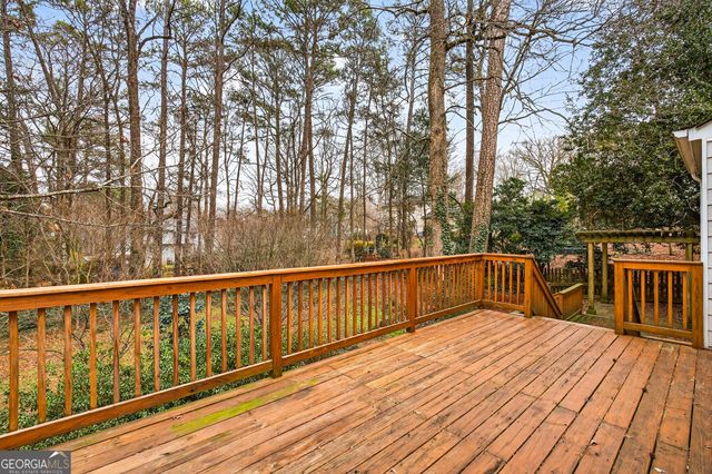 1880 Whispering Willow Way SW, Lilburn, GA 30047