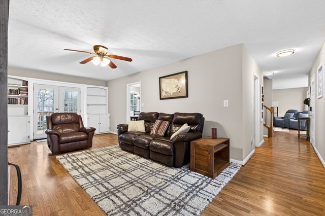 1880 Whispering Willow Way SW, Lilburn, GA 30047