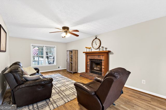 1880 Whispering Willow Way SW, Lilburn, GA 30047