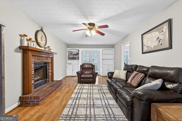 1880 Whispering Willow Way SW, Lilburn, GA 30047