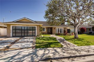 8562 Sandy Hook, Huntington Beach, CA 92646