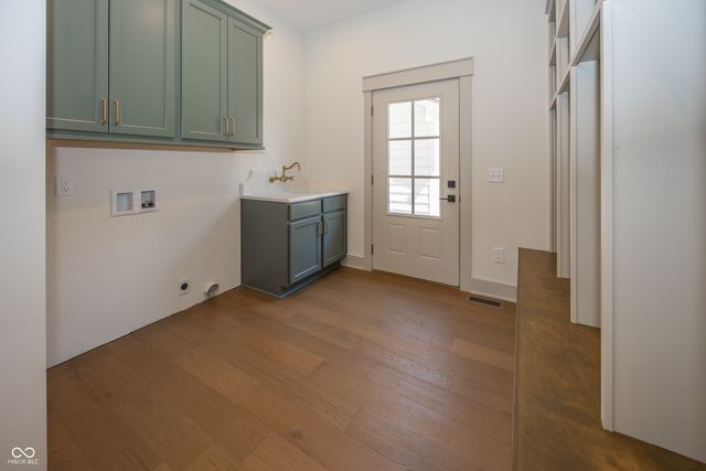 122 E 32nd Street, Indianapolis, IN 46205