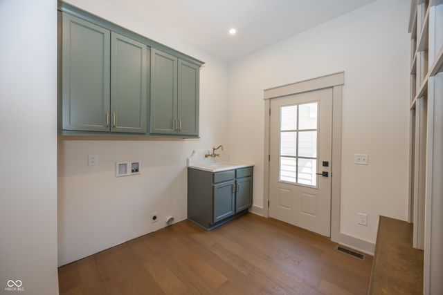 122 E 32nd Street, Indianapolis, IN 46205