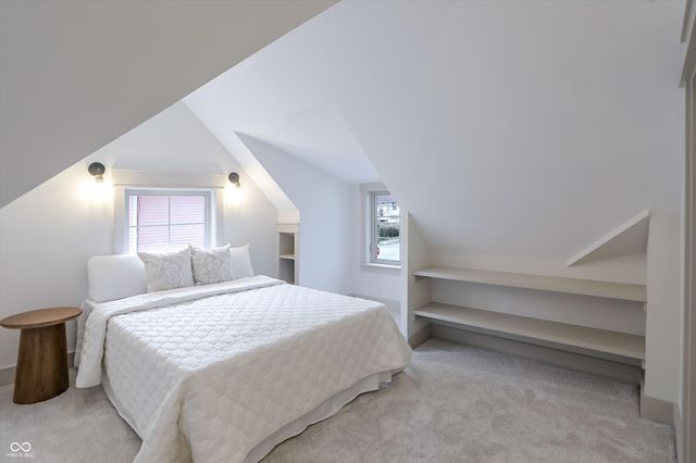 122 E 32nd Street, Indianapolis, IN 46205