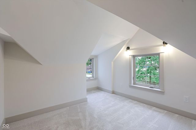 122 E 32nd Street, Indianapolis, IN 46205