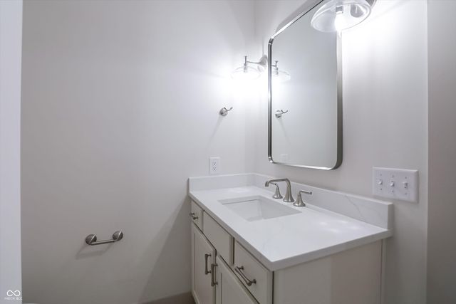 122 E 32nd Street, Indianapolis, IN 46205