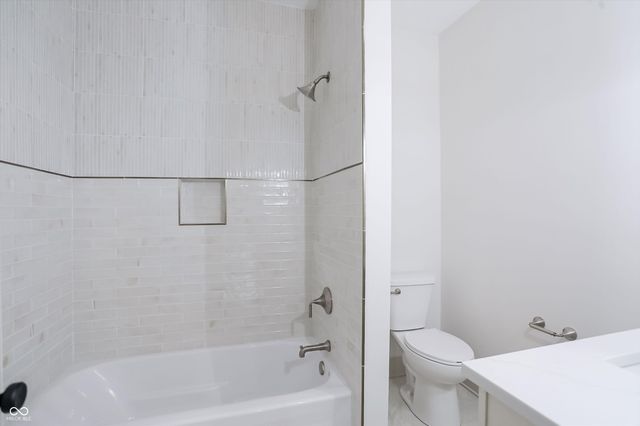 122 E 32nd Street, Indianapolis, IN 46205