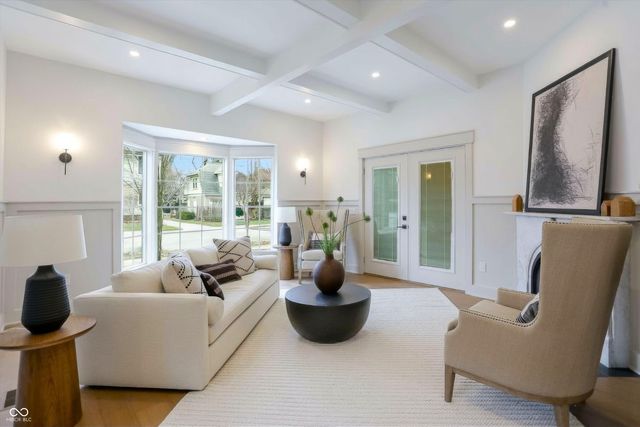 122 E 32nd Street, Indianapolis, IN 46205