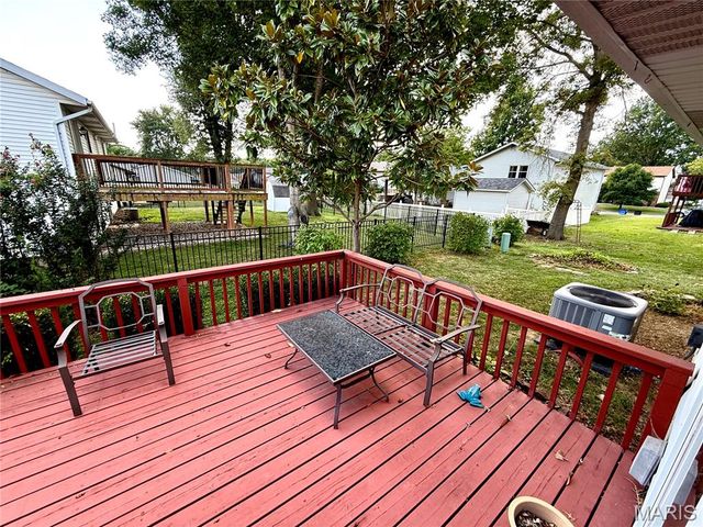 460 Fairfax Street, Columbia, IL 62236