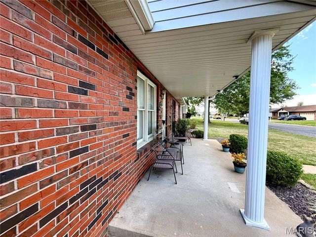 460 Fairfax Street, Columbia, IL 62236