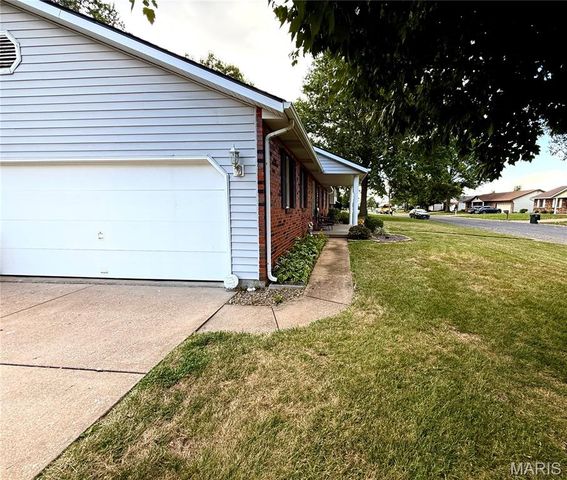 460 Fairfax Street, Columbia, IL 62236