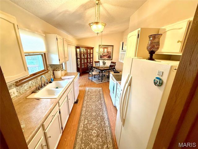 460 Fairfax Street, Columbia, IL 62236