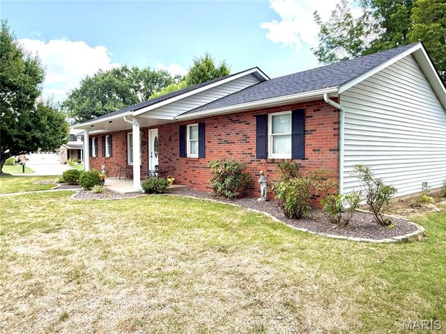 460 Fairfax Street, Columbia, IL 62236
