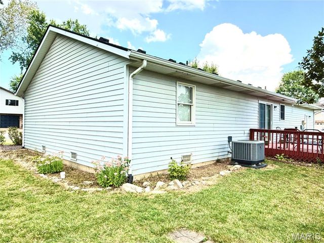 460 Fairfax Street, Columbia, IL 62236