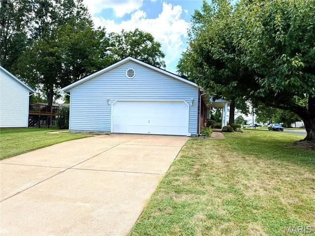 460 Fairfax Street, Columbia, IL 62236