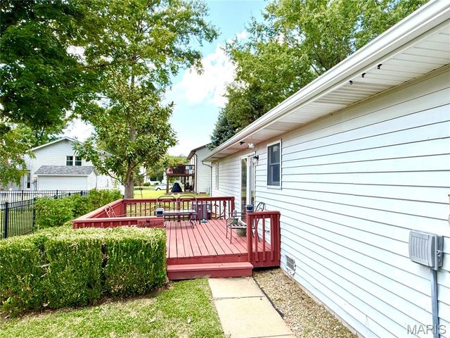 460 Fairfax Street, Columbia, IL 62236
